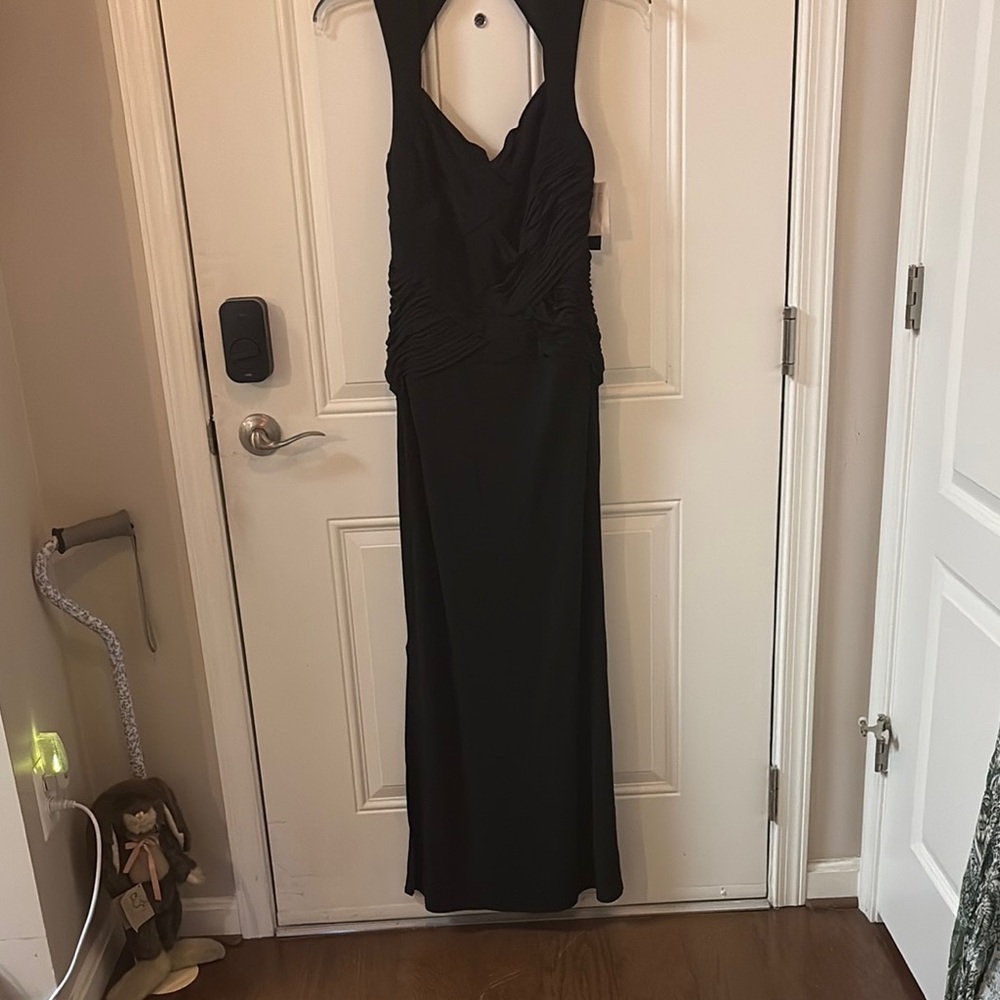 Black Maxi Dress with Elegant Silhouette